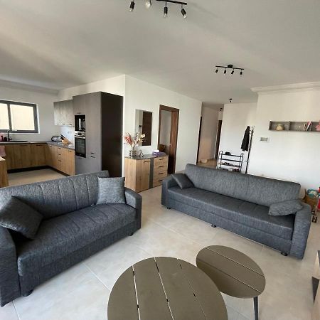 Blue Skies Family Apartment With Terrace خليج سانت بول المظهر الخارجي الصورة